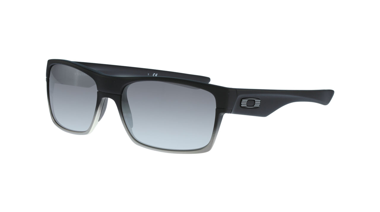 Paire de lunettes de soleil Oakley Twoface 009189-30 couleur noir - Côté à angle - Doyle