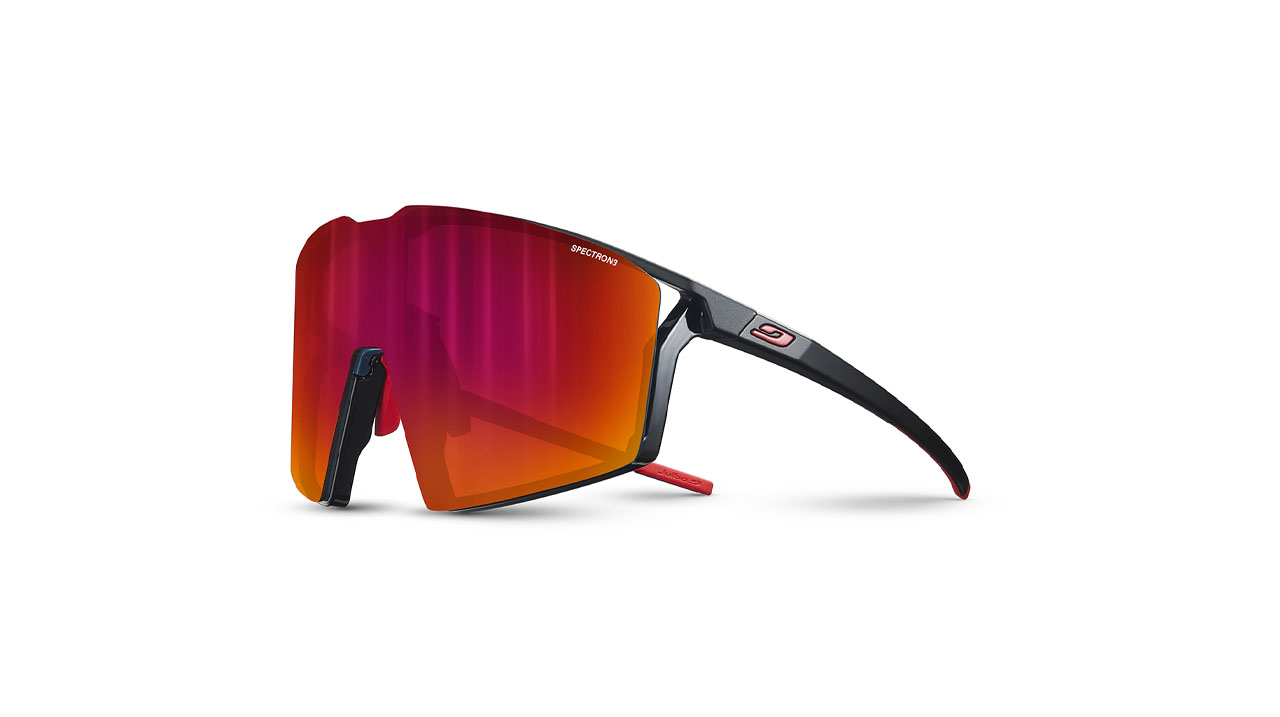 Paire de lunettes de soleil Julbo Js562 edge couleur noir - Côté à angle - Doyle