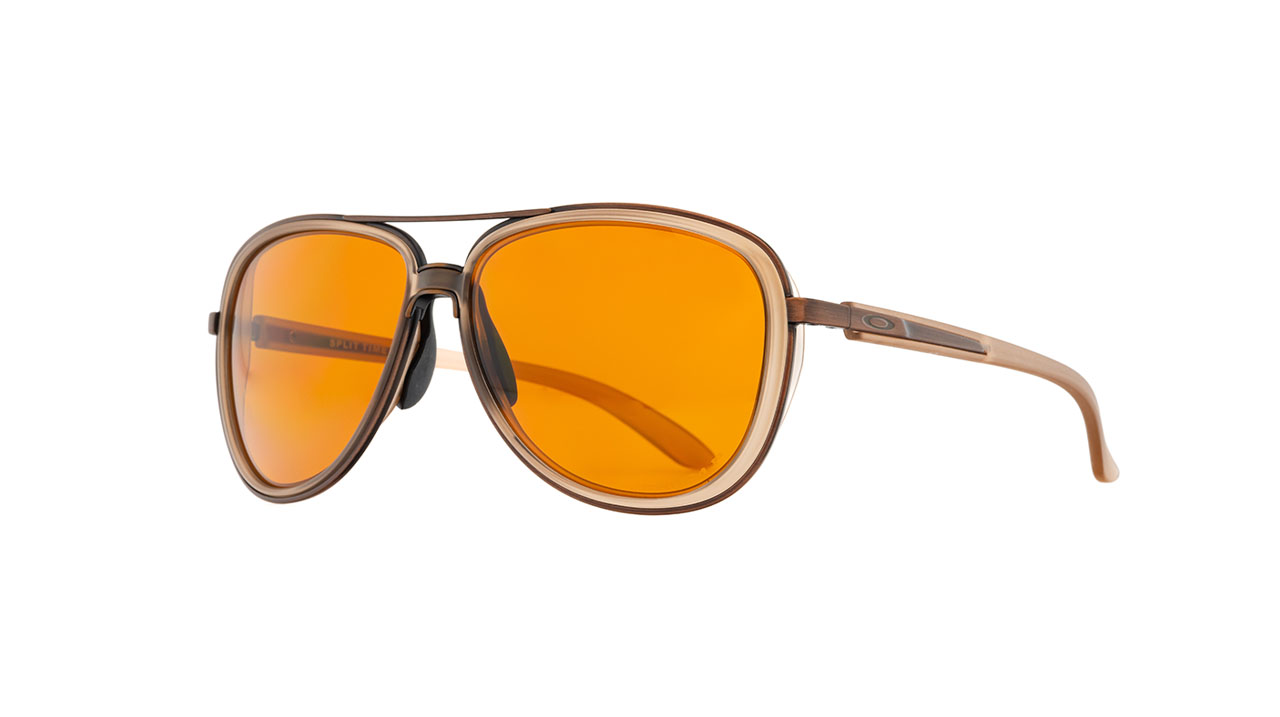 Paire de lunettes de soleil Oakley Split time 004129-2358 couleur brun - Côté à angle - Doyle