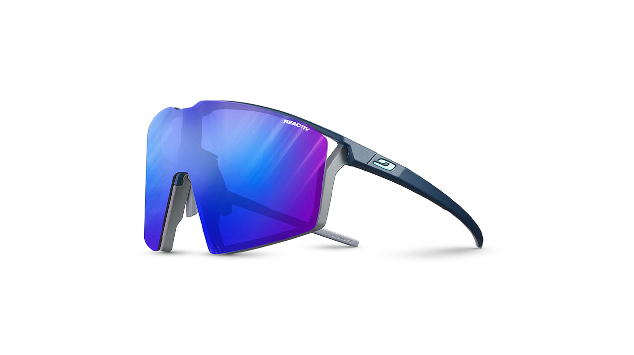 Paire de lunettes de soleil Julbo Js562 edge couleur bleu - Côté à angle - Doyle