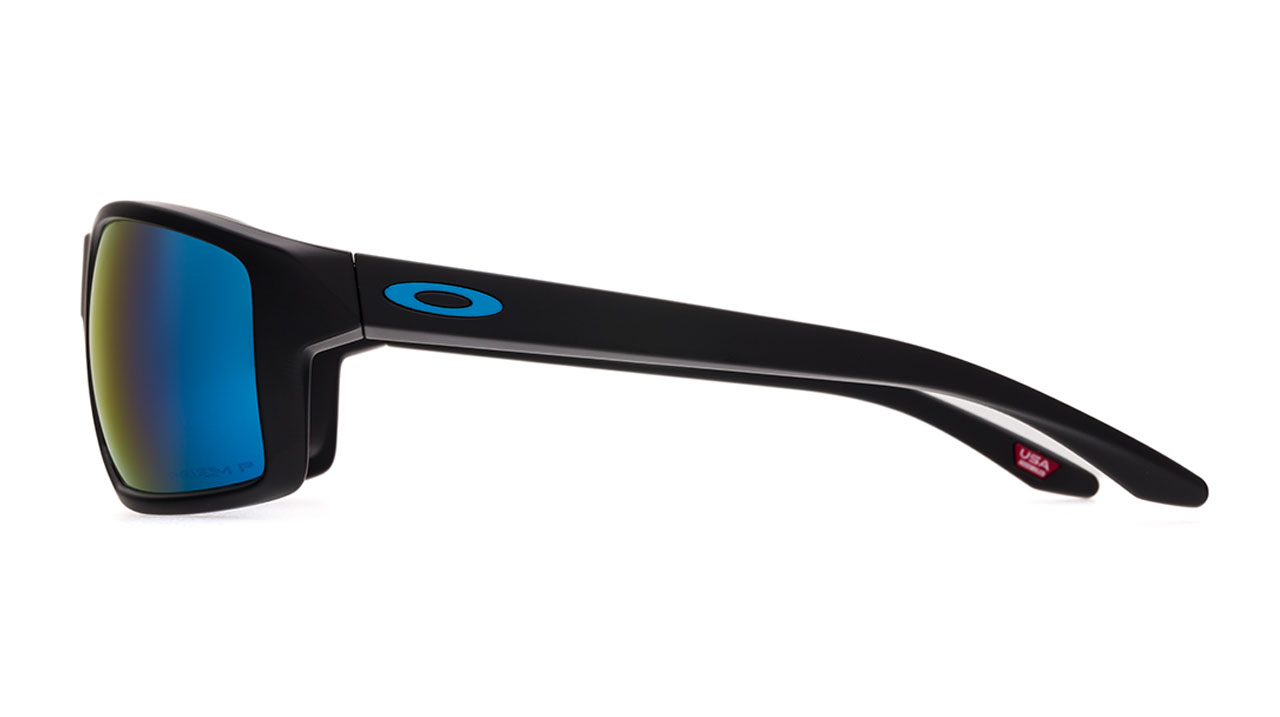 Paire de lunettes de soleil Oakley Gibston 009449 couleur noir - Côté droit - Doyle