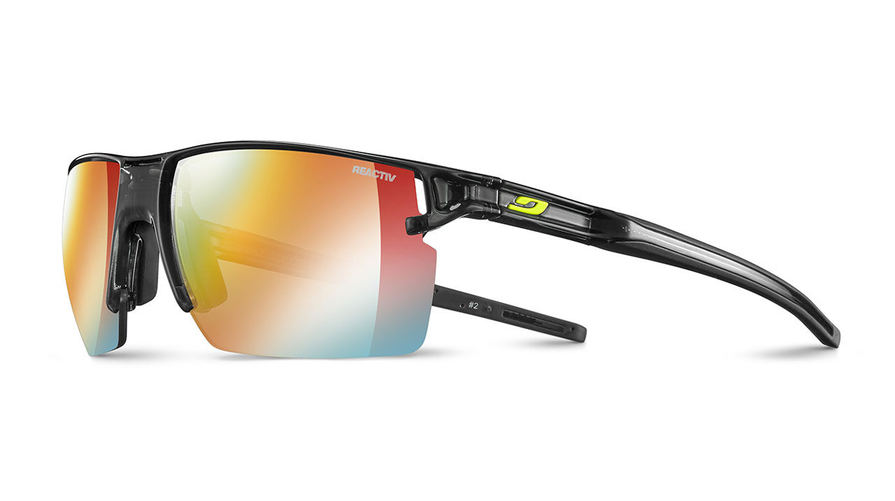 Paire de lunettes de soleil Julbo Js519 outline couleur noir - Côté à angle - Doyle