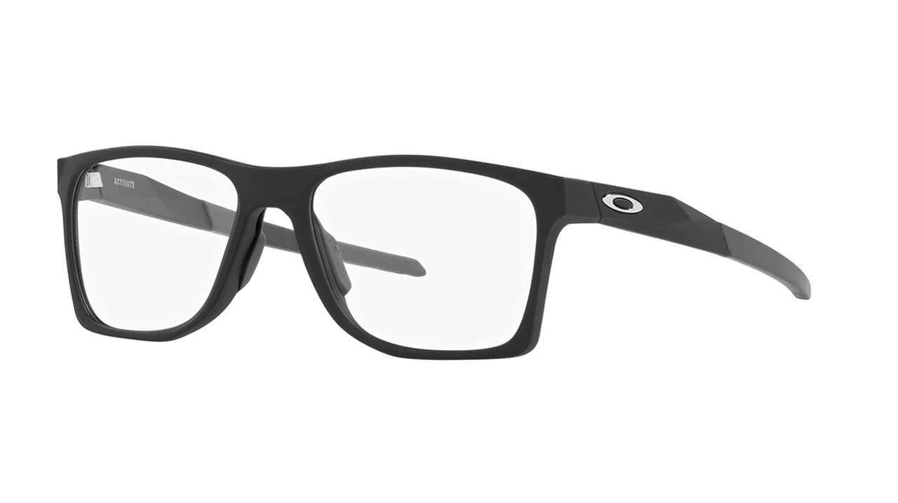 Paire de lunettes de vue Oakley Activate ox8173-0155 couleur noir - Côté à angle - Doyle