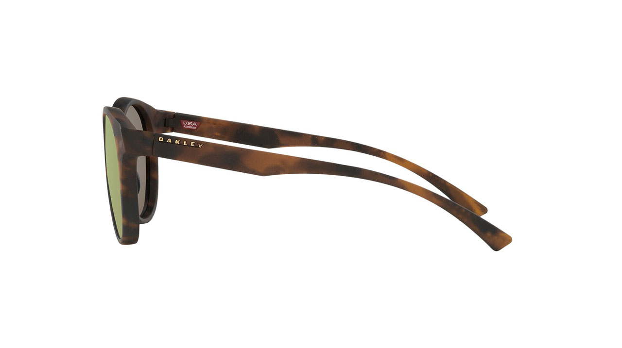 Paire de lunettes de soleil Oakley Spindrift 009474-0152 couleur brun - Côté droit - Doyle