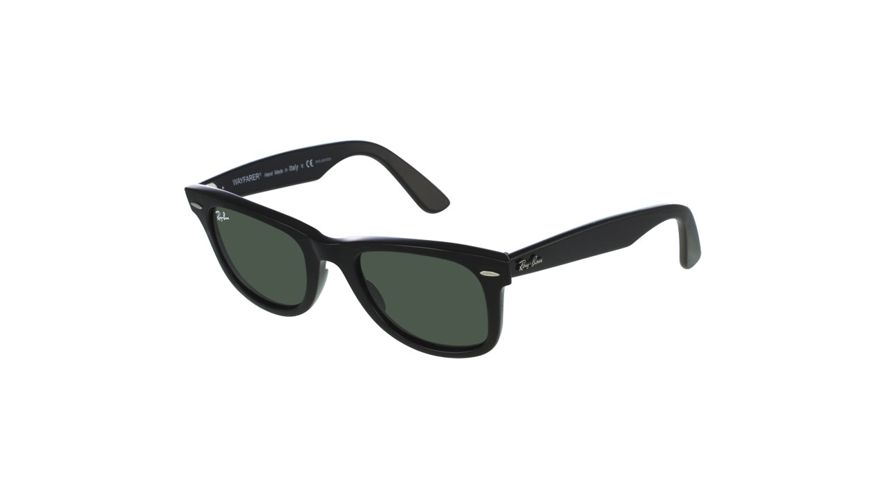 Paire de lunettes de soleil Ray-ban Rb2140 couleur noir - Côté à angle - Doyle