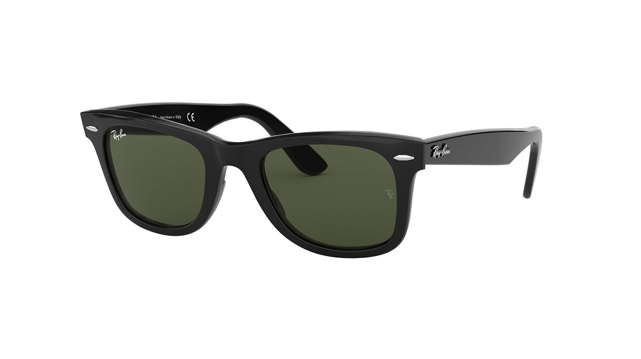Paire de lunettes de soleil Ray-ban Rb2140 couleur noir - Côté à angle - Doyle