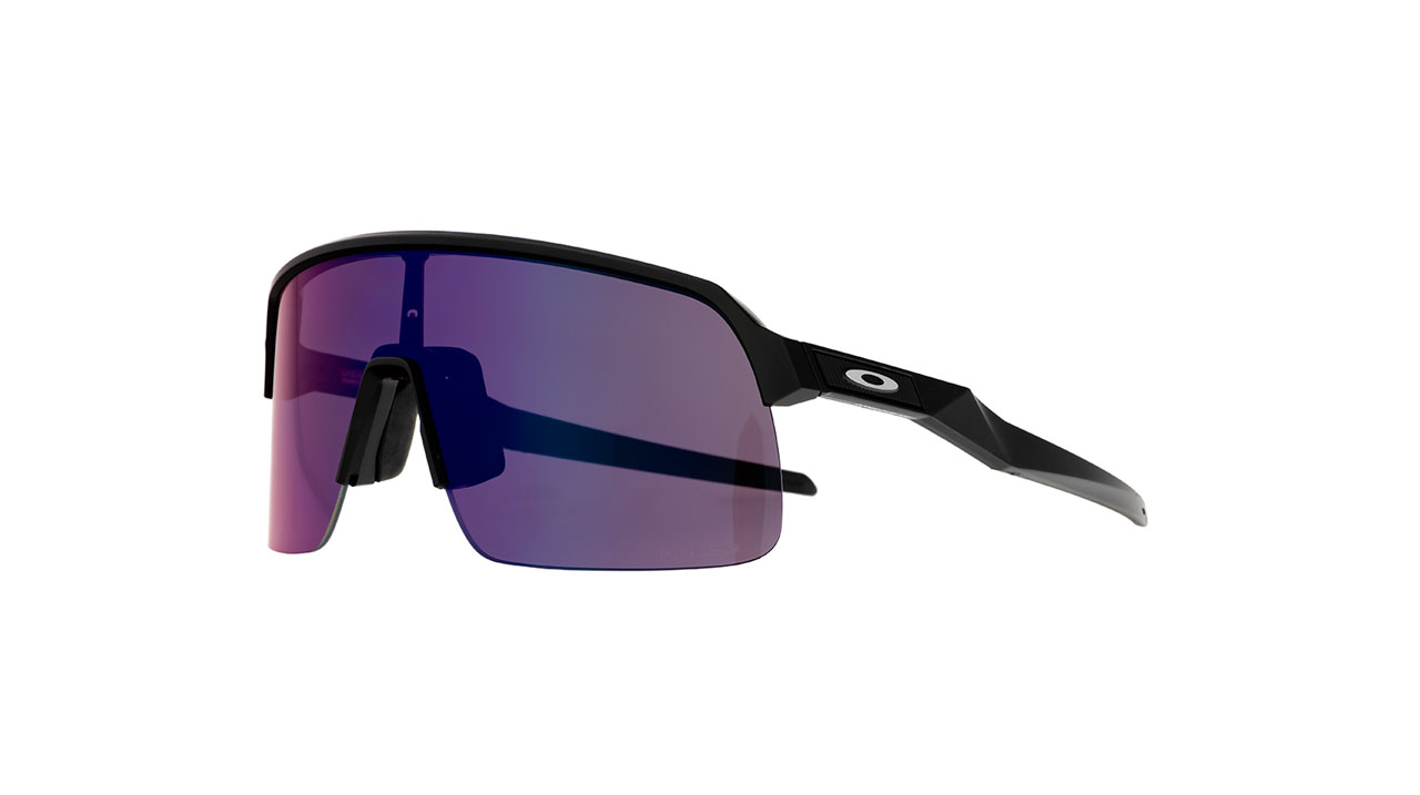 Paire de lunettes de soleil Oakley Sutro lite 009463-0139 couleur noir - Côté à angle - Doyle