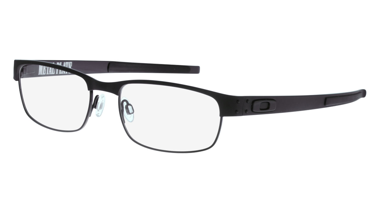 Paire de lunettes de vue Oakley Metal plate ox5038-0555 couleur noir - Côté à angle - Doyle