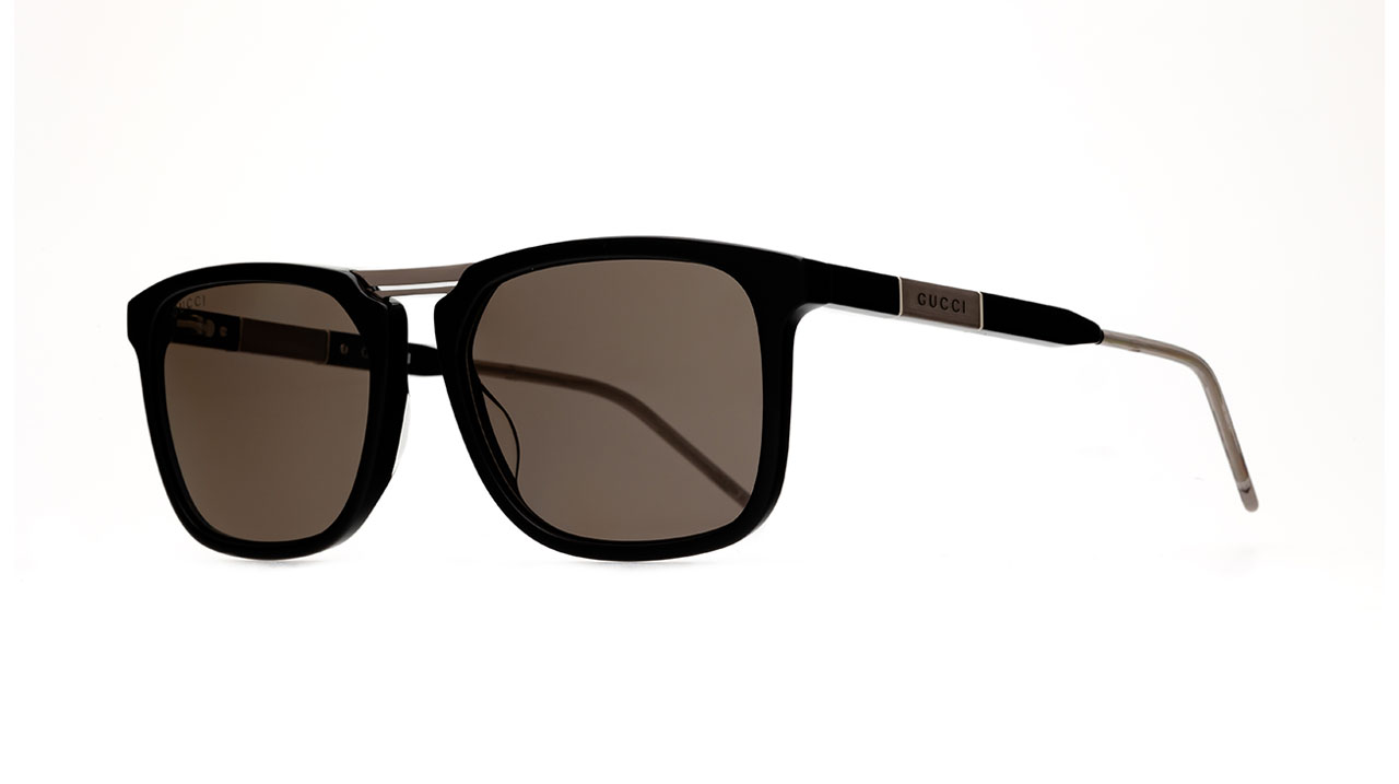 Paire de lunettes de soleil Gucci Gg0842s couleur noir - Côté à angle - Doyle